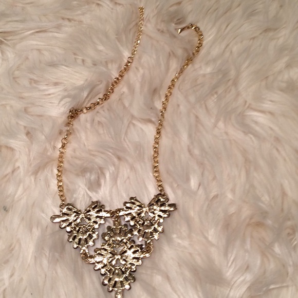 Flower statement necklace - Picture 2 of 2